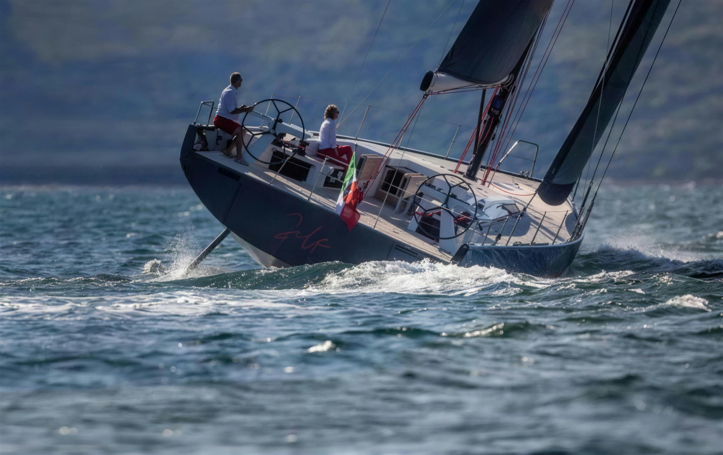 Barca a vela d'altura seguita dal cantiere AYS